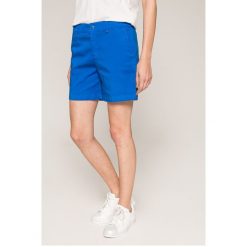 Tommy Jeans - Szorty. Niebieskie szorty jeansowe damskie marki Tommy Jeans, casualowe. W wyprzedaży za 239,90 zł.