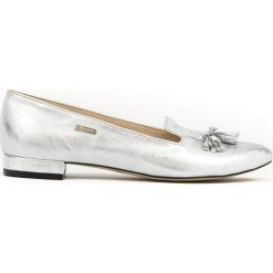 Srebrne baleriny z ostrym noskiem - skóra naturalna - model 045 - kolor srebrny przecierka. Szare baleriny damskie Zapato, bez wzorów, z jeansu, klasyczne, bez obcasa, na obcasie. W wyprzedaży za 209,30 zł.