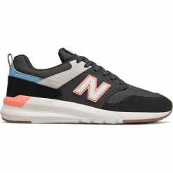 New Balance WS009RA1. Pomarańczowe buty sportowe damskie New Balance, bez wzorów, z gumy, klasyczne. W wyprzedaży za 199,99 zł.