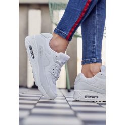 Białe Buty Sportowe Classical Nilda. Buty sportowe damskie Born2be. Za 79,99 zł.