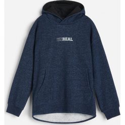 Melanżowa bluza z kapturem -. Bluzy męskie Reserved, bez wzorów, z kapturem, bez rękawów, z kapturem. Za 55,99 zł.