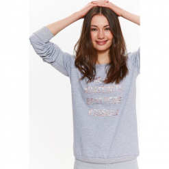 BLUZA DAMSKA NIEROZPINANA Z NADRUKIEM. Szare bluzy damskie TROLL, na lato, s, z nadrukiem, bez rękawów, bez kaptura. W wyprzedaży za 49,99 zł.
