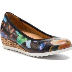 Espadryle GABOR - 82.641.51 Schwarz. Czarne espadryle damskie marki Gabor, bez wzorów, ze skóry, bez obcasa, na koturnie. W wyprzedaży za 309,00 zł.