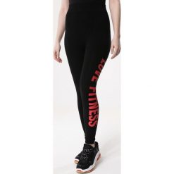 Czarno-Koralowe Legginsy Sports Struggle. Pomarańczowe legginsy damskie Born2be, xxl, z nadrukiem, z dzianiny. Za 19,99 zł.