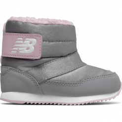 New Balance IO996BTY. Buciki niemowlęce New Balance, na zimę, z nylonu, bez zapięcia. Za 199,99 zł.