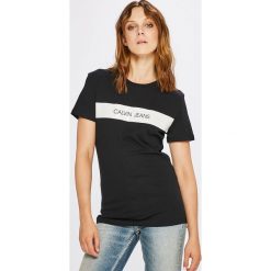 Calvin Klein Jeans - Top. Czarne bluzki damskie marki Calvin Klein Jeans, s, z nadrukiem, z bawełny, casualowe, z okrągłym kołnierzem, z krótkim rękawem. W wyprzedaży za 139,90 zł.