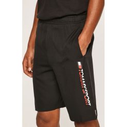 Tommy Sport - Szorty. Niebieskie spodenki sportowe męskie Tommy Sport, s, z nadrukiem, z poliesteru, sportowe. Za 169,90 zł.