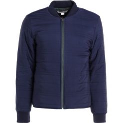 Outerknown EVOLUTION Kurtka Bomber ink. Niebieskie kurtki męskie bomber Outerknown, m, z materiału. W wyprzedaży za 555,60 zł.
