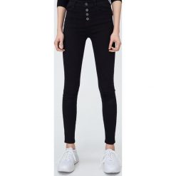 Jeansy skinny z talią mid-waist - Czarny. Czarne jeansy damskie Sinsay, bez wzorów, z jeansu. Za 59,99 zł.