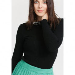 Czarny Sweter Gentle. Czarne swetry klasyczne damskie other, na jesień, uniwersalny. Za 39,99 zł.