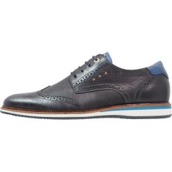 Pantofola d`Oro RUBICON UOMO LOW Sznurowane obuwie sportowe dress blues. Niebieskie buty skate męskie Pantofola d`Oro, z materiału, na sznurówki. W wyprzedaży za 439,20 zł.