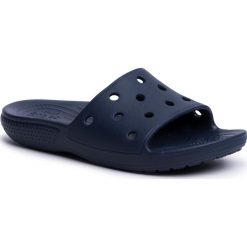Klapki CROCS - Classic Slide 206121 Navy. Niebieskie klapki damskie Crocs, bez wzorów, z tworzywa sztucznego, bez obcasa. Za 89,00 zł.