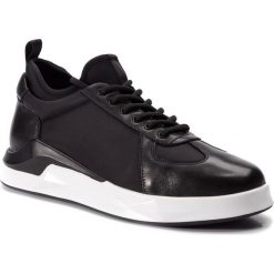 Sneakersy TOGOSHI - TG-04-02-000027 601. Czarne sneakersy męskie Togoshi, na co dzień, bez wzorów, ze skóry, bez zapięcia. W wyprzedaży za 269,00 zł.