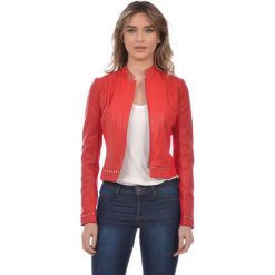 Skórzana kurtka w kolorze czerwonym. Czerwone kurtki damskie Kurtki skórzane, l, z aplikacjami, klasyczne. W wyprzedaży za 529,95 zł.