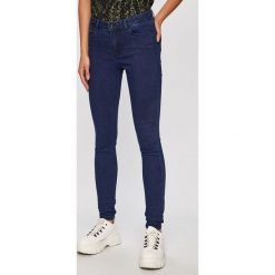 Vero Moda - Jeansy. Niebieskie jeansy damskie Vero Moda, s. W wyprzedaży za 69,90 zł.