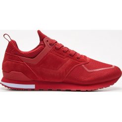 Lekkie buty sportowe - Czerwony. Czerwone buty sportowe męskie Cropp, bez zapięcia. Za 159,99 zł.