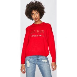 Guess Jeans - Sweter. Czerwone swetry damskie Guess Jeans, s, z aplikacjami, z elastanu, bez rękawów, bez kaptura. W wyprzedaży za 249,90 zł.
