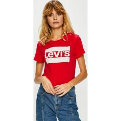 Levi's - Top. Czerwone topy damskie marki Levi's®, l, z nadrukiem, z bawełny, z okrągłym kołnierzem. Za 99,90 zł.