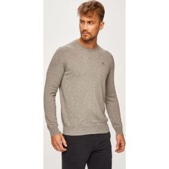 Pepe Jeans - Sweter Keynes. Czerwone swetry męskie Pepe Jeans, s, bez wzorów, z bawełny, z okrągłym kołnierzem, bez kaptura. W wyprzedaży za 199,90 zł.