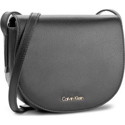 Torebka CALVIN KLEIN BLACK LABEL - Frame Saddle Bag K60K603982 001. Czarne listonoszki damskie marki Calvin Klein Black Label. Za 449,00 zł.