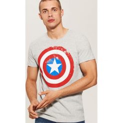 T-shirt Kapitan Ameryka - Jasny szar. Szare t-shirty męskie marki House, s, bez wzorów, bez kołnierzyka. Za 59,99 zł.