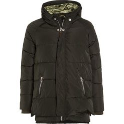 Scotch Shrunk MIDLENGTH WITH SIDE SEAM ADJUSTER ZIPS Płaszcz zimowy military. Zielone płaszcze dziewczęce marki Scotch Shrunk, na zimę, z poliesteru. W wyprzedaży za 524,25 zł.