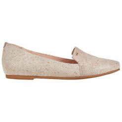 Skórzane lordsy w kolorze beżowym. Lordsy damskie Clarks, Wojas. W wyprzedaży za 179,95 zł.