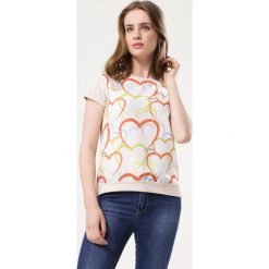 Beżowa T-shirt Approximately. Brązowe bluzki damskie marki Born2be, s, z nadrukiem, z materiału, z okrągłym kołnierzem. Za 14,99 zł.