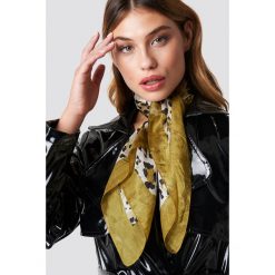 Gestuz Apaszka Sienna - Beige. Brązowe apaszki damskie Gestuz. Za 161,95 zł.