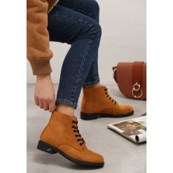 Camelowe Botki Dream Your Dance. Brązowe botki damskie Born2be, bez obcasa, na płaskiej podeszwie, bez zapięcia. W wyprzedaży za 109,99 zł.