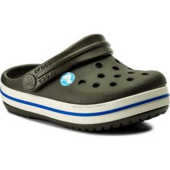 Klapki CROCS - Crocband Clog K 204537 Dark Camo Green/Stcco. Zielone sandały chłopięce Crocs, z tworzywa sztucznego. W wyprzedaży za 119,00 zł.