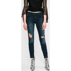 Guess Jeans - Jeansy Curve X. Niebieskie jeansy damskie skinny marki Guess Jeans, z aplikacjami, z elastanu. W wyprzedaży za 399,90 zł.