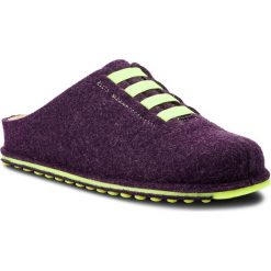 Kapcie SCHOLL - Spikey10 F27279 2180 350 Plum/Yellow. Fioletowe klapki damskie Scholl, z materiału. W wyprzedaży za 229,00 zł.