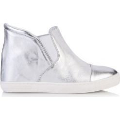 Sneakersy srebrne na koturnie. Szare sneakersy damskie Arturo Vicci, ze skóry. Za 159,50 zł.