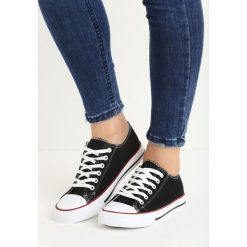 Czarne Trampki Tyren. Czarne trampki i tenisówki damskie Born2be, bez wzorów, przed kostkę, na sznurówki. Za 49,99 zł.