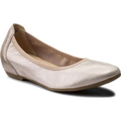 Półbuty CAPRICE - 9-22127-20 Rose Metallic 520. Różowe półbuty damskie Caprice, na co dzień, bez wzorów, ze skóry, bez obcasa, na koturnie, bez zapięcia. W wyprzedaży za 179,00 zł.