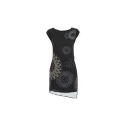 Sukienki krótkie Desigual SANDRINI. Czarne sukienki damskie Desigual, bez wzorów, bez kołnierzyka, z krótkim rękawem, krótkie, mini. Za 319,20 zł.