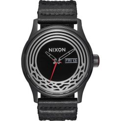 Zegarek kwarcowy "Sentry Woven" w kolorze czarnym. Czarne, analogowe zegarki męskie Nixon, ze stali. W wyprzedaży za 229,95 zł.