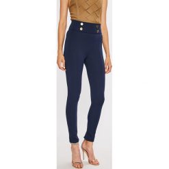 Guess Jeans - Legginsy Conchita. Niebieskie jeansy damskie marki Guess Jeans, s, z aplikacjami, z elastanu. W wyprzedaży za 259,90 zł.