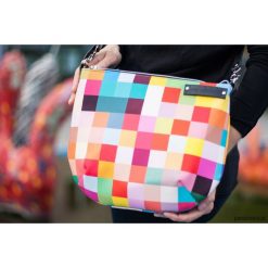 MIX kratka. Czarne torebki klasyczne damskie marki Pakamera, w paski, z tkaniny, na ramię, małe, bez dodatków. Za 150,00 zł.