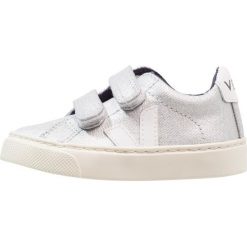 Veja Tenisówki i Trampki silver/white. Szare trampki chłopięce marki Veja, z kauczuku. Za 269,00 zł.