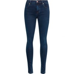 Jeansy J BRAND 620. Niebieskie jeansy damskie J Brand. W wyprzedaży za 375,00 zł.
