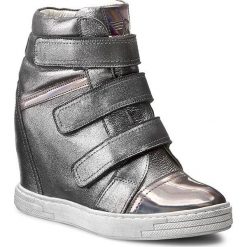 Sneakersy KARINO - 1694-127-P Srebrny Szary. Szare sneakersy damskie marki Karino, ze skóry. W wyprzedaży za 229,00 zł.