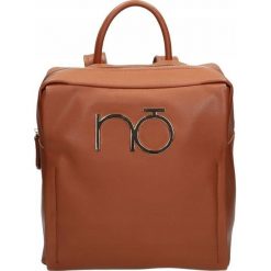 Plecak damski elegancki eko skóra NOBO brązowy - Brąz. Pomarańczowe plecaki damskie Nobo, bez wzorów, ze skóry, eleganckie. Za 135,20 zł.