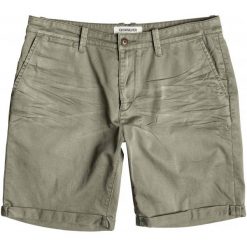 Quiksilver Spodenki Krandy Chino M Dusty Olive 36. Zielone spodenki sportowe męskie Quiksilver, na lato, klasyczne. W wyprzedaży za 179,00 zł.