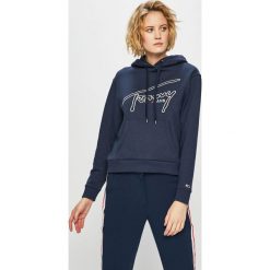 Tommy Jeans - Bluza. Czerwone bluzy damskie Tommy Jeans, s, z nadrukiem, z bawełny, bez rękawów, z kapturem. W wyprzedaży za 319,90 zł.