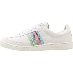 PS by Paul Smith YUKI Sneakersy niskie white. Białe sneakersy męskie marki PS by Paul Smith, bez wzorów, ze skóry, bez zapięcia. Za 1049,00 zł.