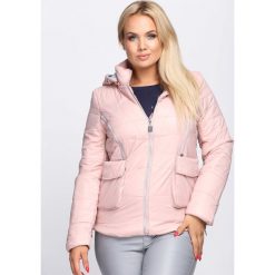 Różowa Kurtka Early Bird. Różowe kurtki damskie marki Born2be, m, bez wzorów, krótkie. Za 44,99 zł.