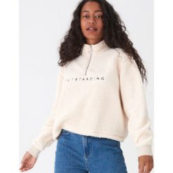 Pluszowa bluza z napisem - Kremowy. Białe bluzy damskie House, s, z napisami, bez rękawów, bez kaptura. Za 69,99 zł.