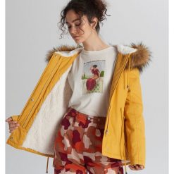 Parka z miękkim futrem przy kapturze - Żółty. Żółte parki damskie Cropp, xl, bez wzorów, bez kaptura. Za 269,99 zł.